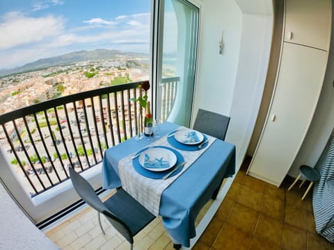 Bird's eye view, Balcony/Terrace, Dining area, Beach