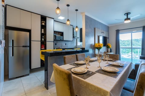 Living room, Breakfast