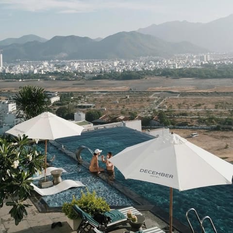 Day, Natural landscape, Mountain view, Swimming pool
