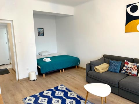 Bed, Living room, Photo of the whole room, Seating area, Bedroom