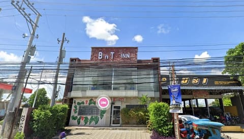 Property building, Day, Location