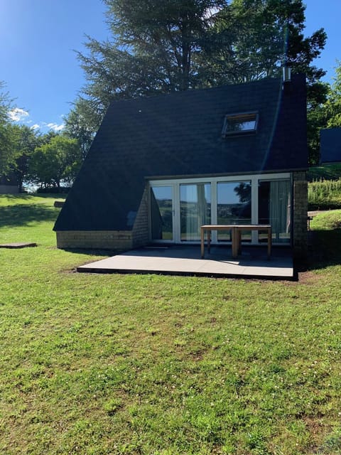 Property building, Facade/entrance, Garden