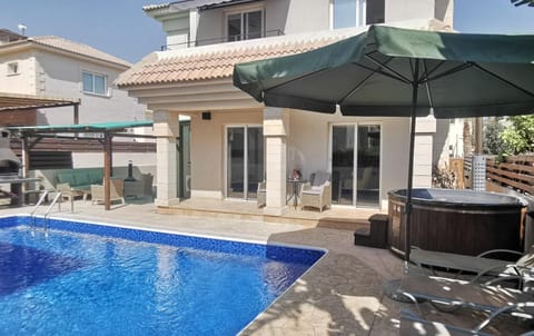 Property building, Patio, Swimming pool, Open Air Bath
