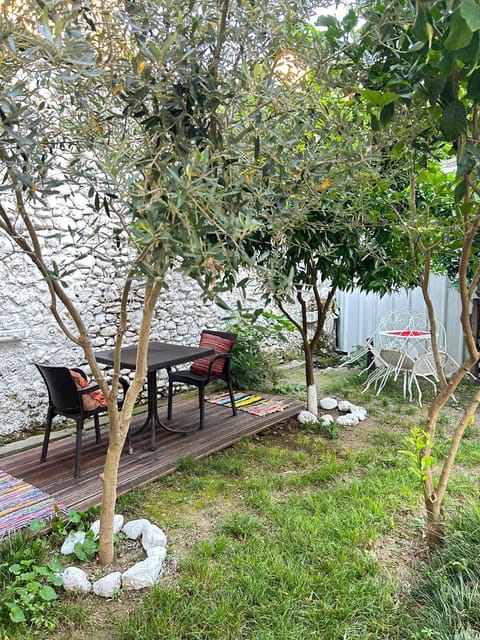 Patio, Garden