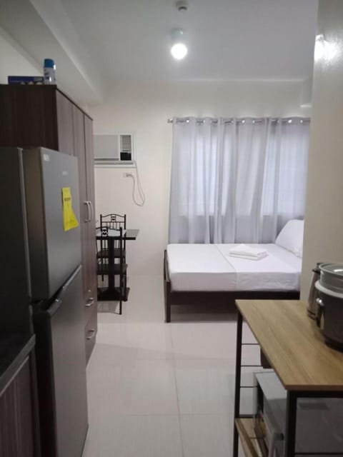 Bed, Photo of the whole room, Dining area, Bedroom