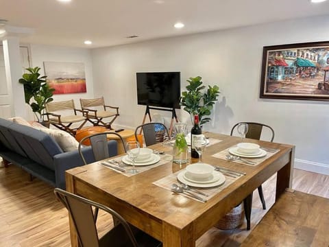 Living room, Dining area