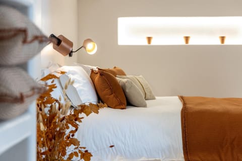 Bed, TV and multimedia, Coffee/tea facilities, Balcony/Terrace, Photo of the whole room, Beach, Bedroom, Breakfast, Parking, flat iron, hair dryier, minibar, air conditioner
