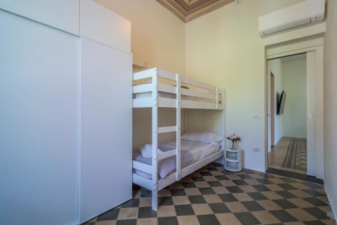 Bedroom, air conditioner