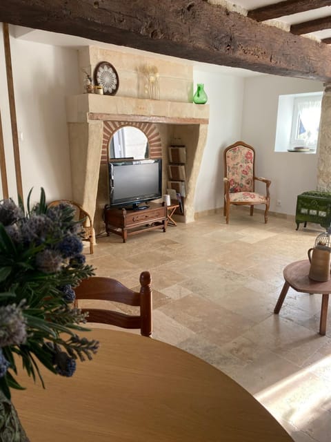 TV and multimedia, Living room, Seating area, flat iron