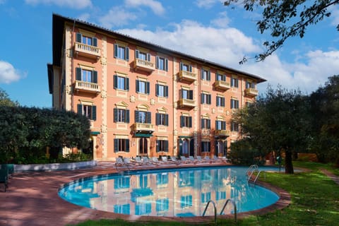 Property building, Garden, Pool view