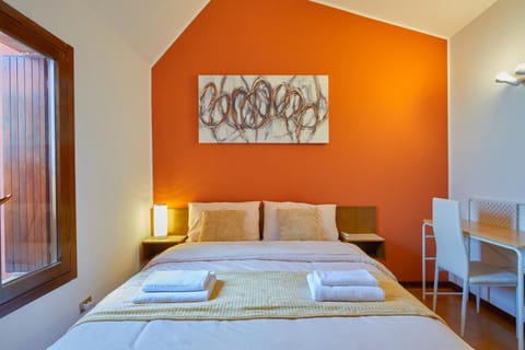 La Finestra sul lago - 100mt lake - wonderful lake view for 6 people, pool, free parking Apartment in Desenzano del Garda