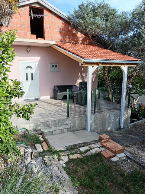 Oaza House in Dubrovnik-Neretva County