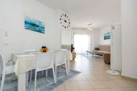 Living room, Dining area, air conditioner, air conditioner