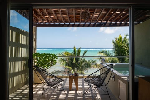 Balcony/Terrace, Sea view, Swimming pool