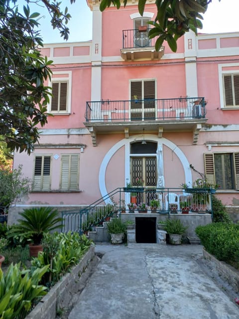 GREEN HOUSE House in Vasto