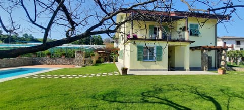 Property building, Garden, Swimming pool