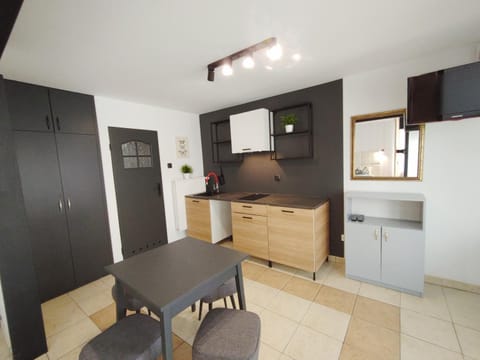 Kitchen or kitchenette, stove