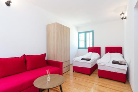 Living room, Photo of the whole room, Seating area