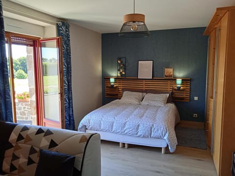 Bed, Living room