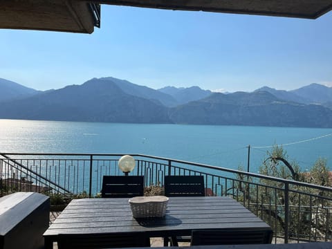 Balcony/Terrace, Mountain view, River view