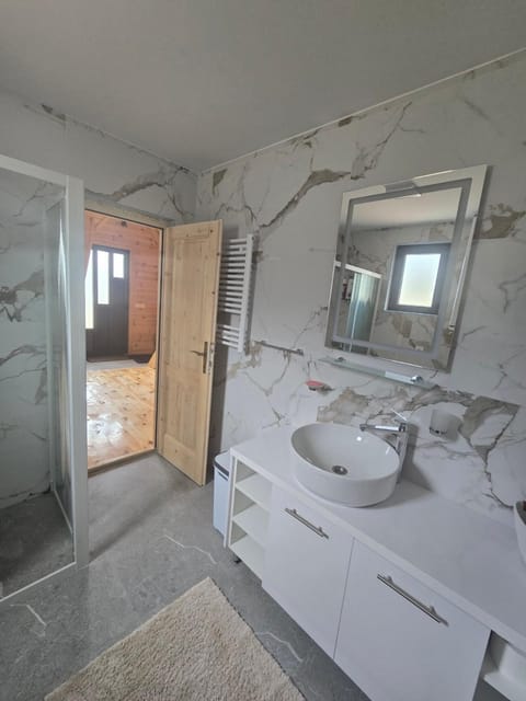 Apartments CENTER OF THE WORLD Nature lodge in Montenegro