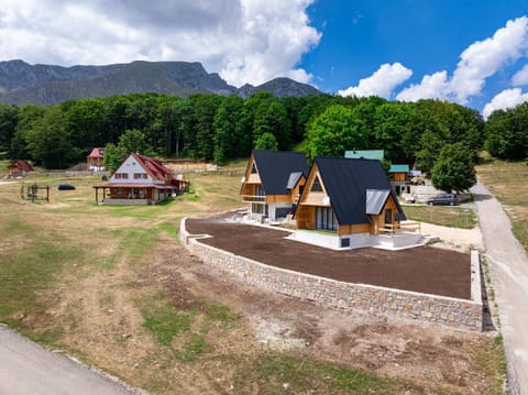 Apartments CENTER OF THE WORLD Nature lodge in Montenegro