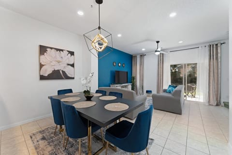 Kitchen or kitchenette, Dining area, Dinner, Dinner