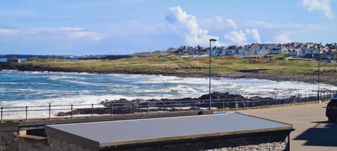 Atlantic Port Retreat Apartment in Portstewart