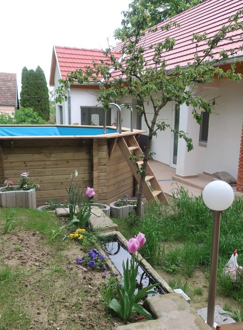 Property building, Garden, Garden view, Swimming pool