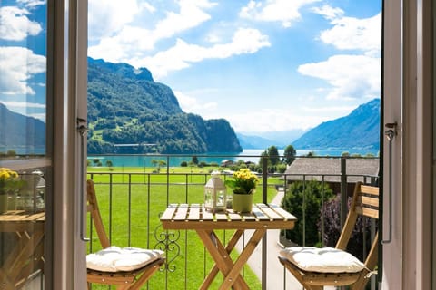 Balcony/Terrace, Mountain view