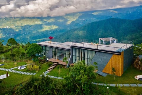 Property building, Facade/entrance, Day, Natural landscape, Winter, Summer, Other, Landmark view, Mountain view, Seasons, Sunrise, Sunset