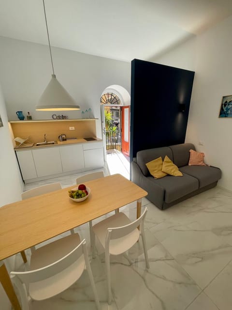TV and multimedia, Living room, Dining area