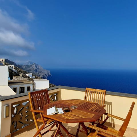 View (from property/room), Balcony/Terrace, Mountain view, Sea view