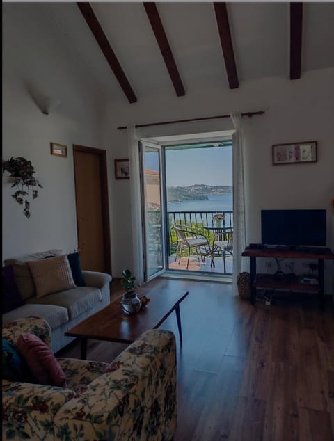 Paula Apartment - Green home by the sea Apartment in Plat