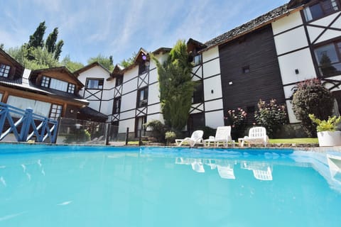 Day, Swimming pool