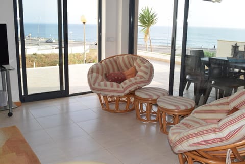 Living room, Sea view