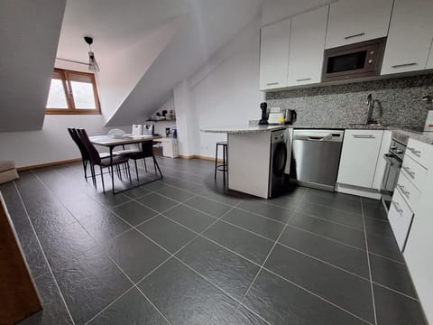 Kitchen or kitchenette, Dining area, dishwasher, oven, stove, toaster