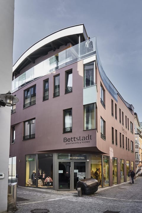 Property building, Street view