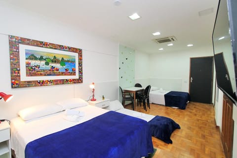 Photo of the whole room, Decorative detail