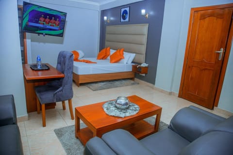 TV and multimedia, Photo of the whole room, Seating area, Bedroom