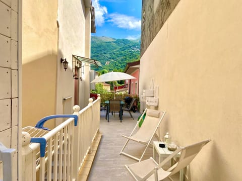 Casa La Wanda - Camaiore Toscana - 2 Br & Terrace Apartment in Camaiore