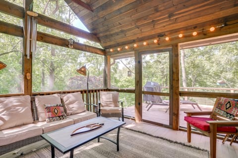 Mtn and Lake Views Serene Wintergreen Resort Escape House in Nellysford