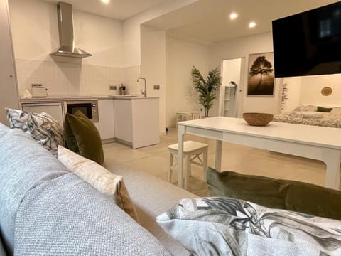 Kitchen or kitchenette, Living room, Seating area