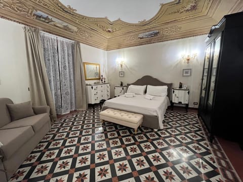 Bed, Photo of the whole room