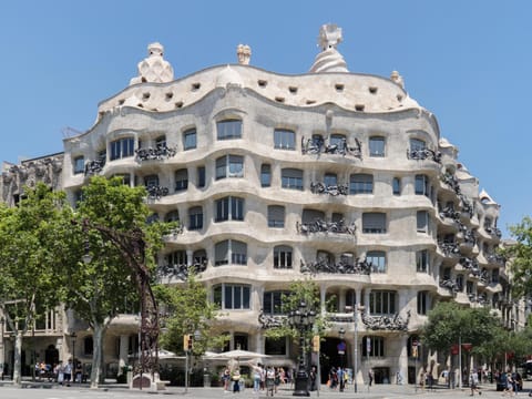 Modernismo Paseo de Gracia Apartment in Barcelona