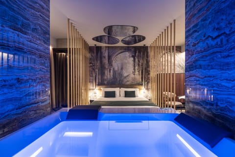 Bed, Spa and wellness centre/facilities, Swimming pool