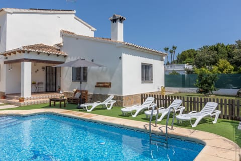Property building, Patio, Spring, Day, Garden, Garden view, Pool view, Swimming pool, sunbed