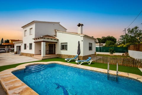 Facade/entrance, Garden, Swimming pool, Sunrise, Sunset