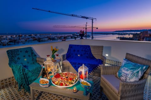 Balcony/Terrace, Food, Sea view, Sunset