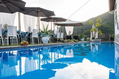 Day, Natural landscape, Mountain view, Pool view, Swimming pool, sunbed